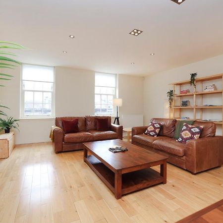 Joivy Spacious 2 Bed,2 Bath Flat, Free Parking And Rooftop Terrace Edinburgh Bagian luar foto