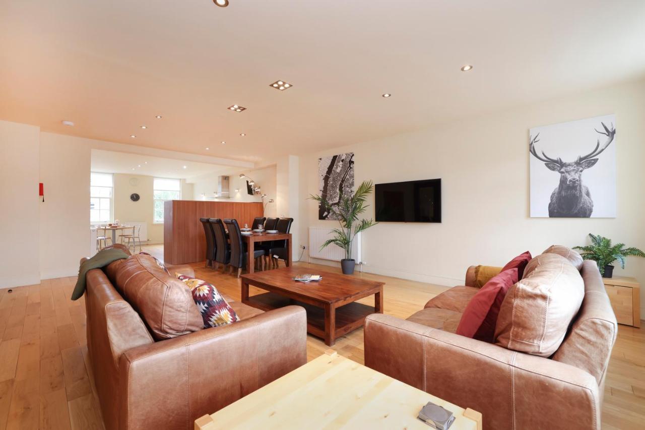Joivy Spacious 2 Bed,2 Bath Flat, Free Parking And Rooftop Terrace Edinburgh Bagian luar foto
