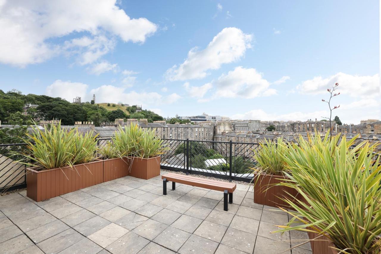 Joivy Spacious 2 Bed,2 Bath Flat, Free Parking And Rooftop Terrace Edinburgh Bagian luar foto