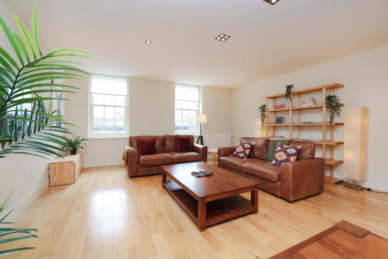 Joivy Spacious 2 Bed,2 Bath Flat, Free Parking And Rooftop Terrace Edinburgh Bagian luar foto