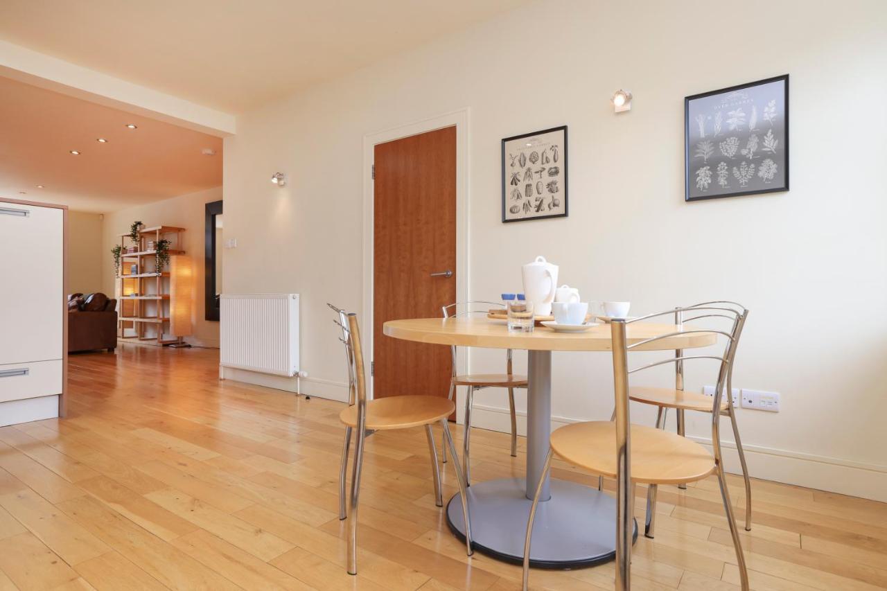 Joivy Spacious 2 Bed,2 Bath Flat, Free Parking And Rooftop Terrace Edinburgh Bagian luar foto