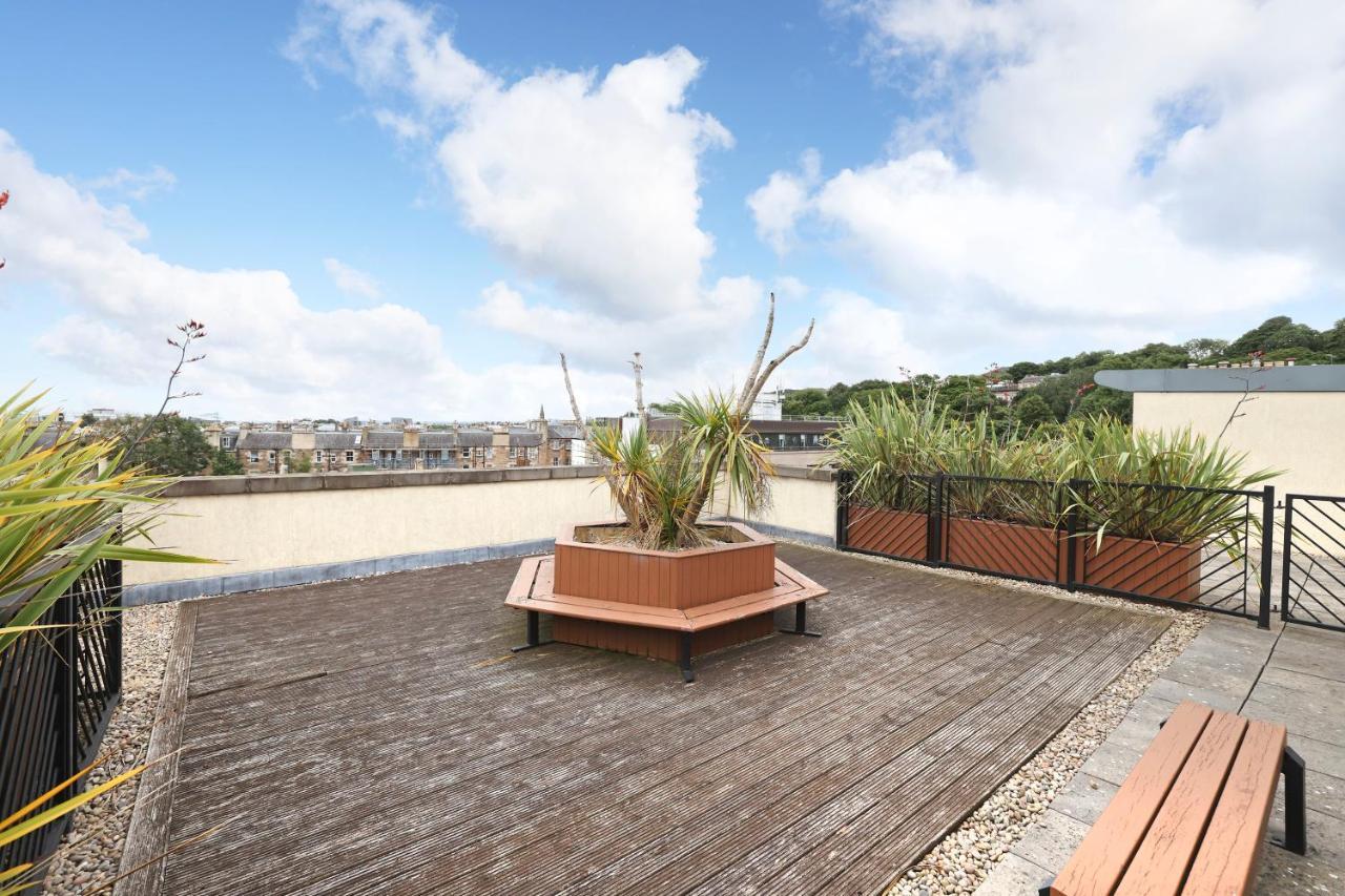 Joivy Spacious 2 Bed,2 Bath Flat, Free Parking And Rooftop Terrace Edinburgh Bagian luar foto
